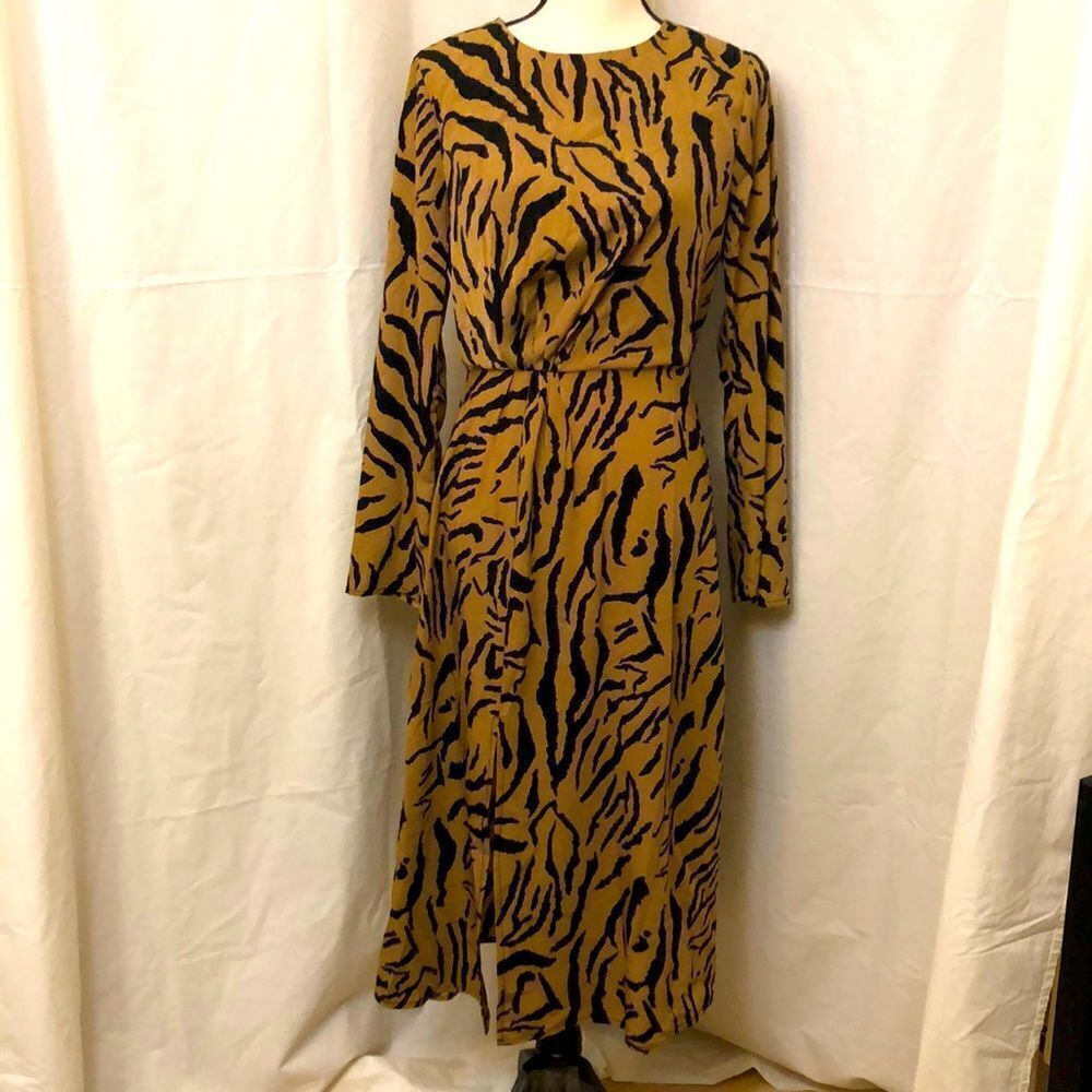 Lulus midi dress size M
